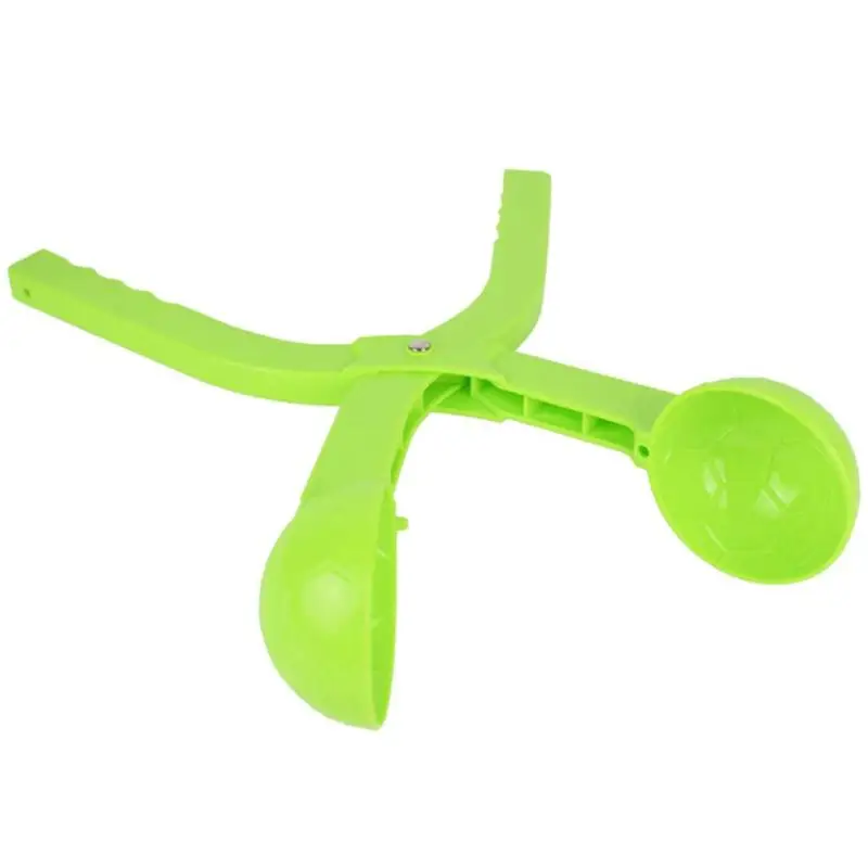 amazing  Portable Snowball Maker Clip Hot Selling Cartoon Football Fun Snow Ball Making Mold Beach Toys Colo