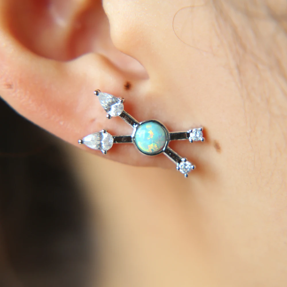 Горячая продажа Бесплатная доставка Синтетический слеза cz с белым зеленым