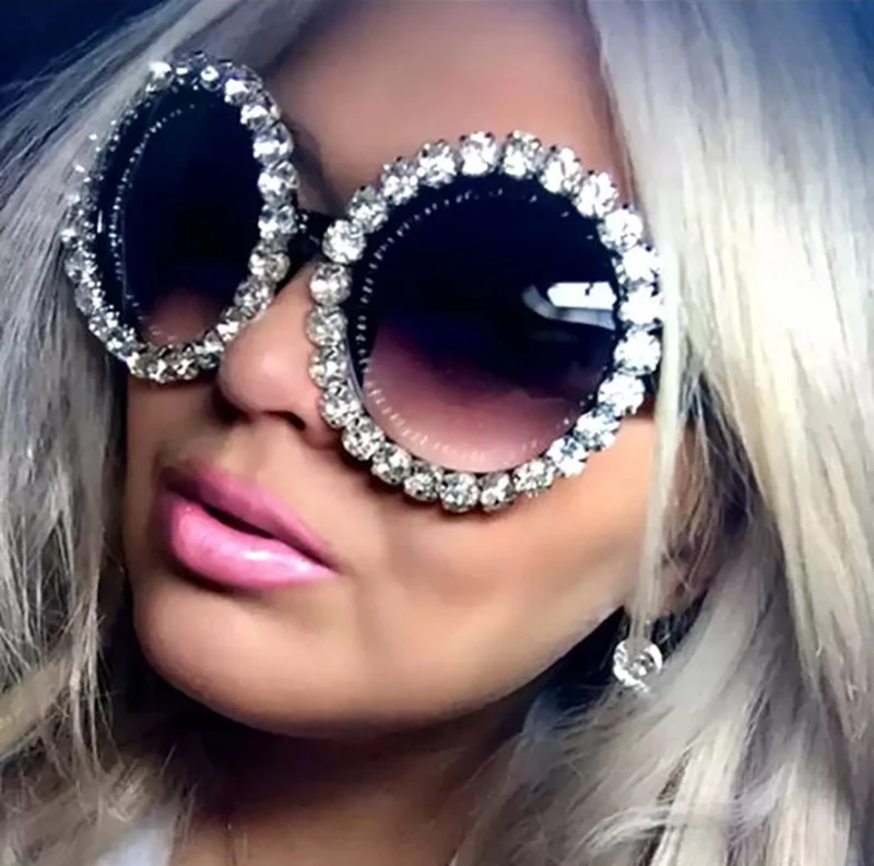 

Oversized Sunglasses Women Fashion Diamond Round Sunglasses Brand Crystal Ladies Rhinestone Eyeglasses Oculos De Sol Feminino