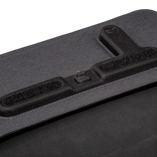 Чехол SwitchEasy PowerPACK storage& charging bag для Nintendo Switch, разъем для зарядного кабеля