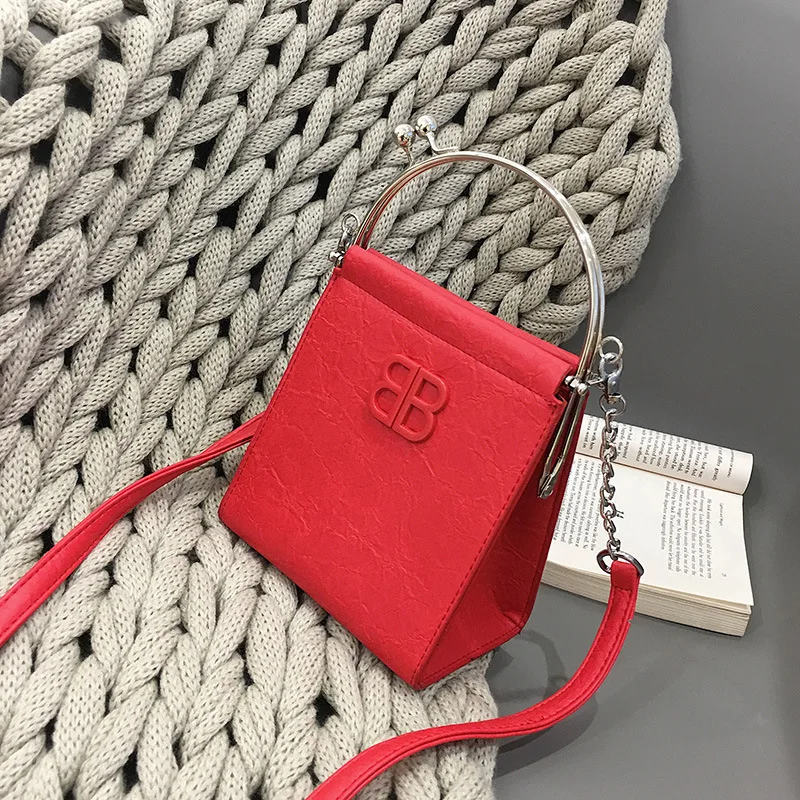 

Stereo Stereotypes Square Sling Bag Relief BB Lock Iron Clamp Mouth Shoulder Oblique Handbag
