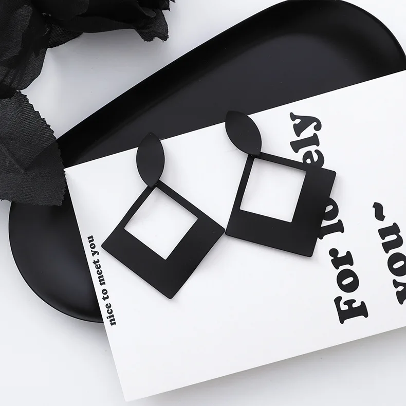 black-9 Minimalist Retro Black Earrings Normcore Collection Japan and Korea Hyperbole Geometric Circle Flower Stud Earrings Female Arete - Окраска металла: black-9