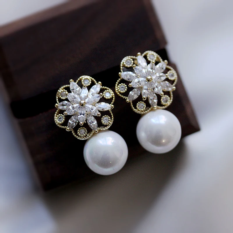 Модные Винтажные высококачественные полые резные снежный цветок имитация жемчуга серьги-гвоздики сверкающие кубический цирконий камень женские ювелирные изделия