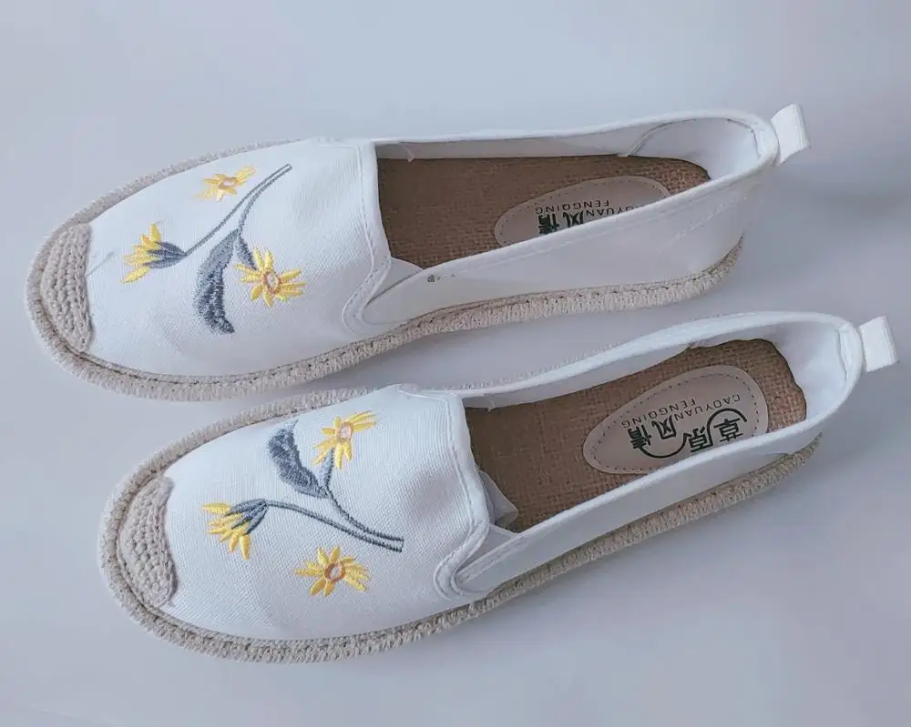 

Women Flat Shoes Canvas Shoes Woman Breathable Colors White Shoes 2019 Autumn New Canvas Shoes Student Shoes INS41