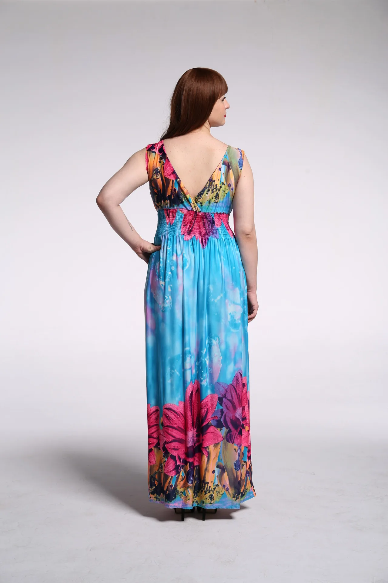 Женское платье в богемном стиле летнее праздничное без рукавов с v образным