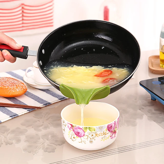 Creative Portable Kitchen Gadget Tool Silicone Liquid Funnel Anti-spill Slip On Pour Soup Spout Funnel For Pots Pans Bowls Jars 2