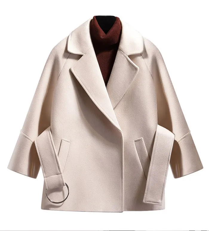 Женская короткая шерстяная куртка с поясом