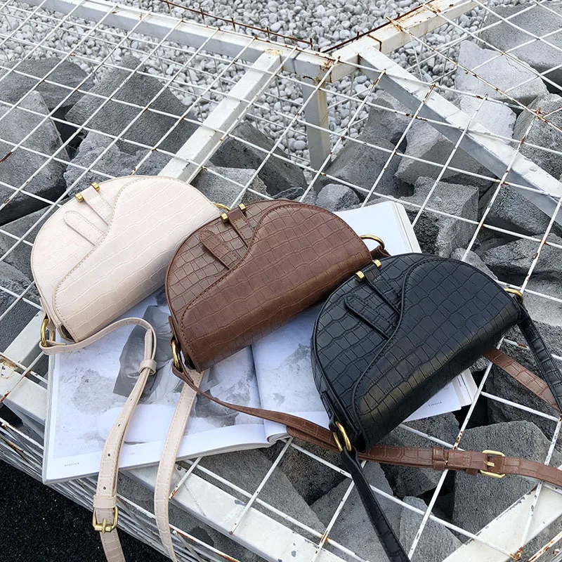 

High Quality Alligator Saddle Bag for Women Casual Tassel Metal Crossbody Bag Ladies Simple Pu Leather Shoulder Bags Fashion