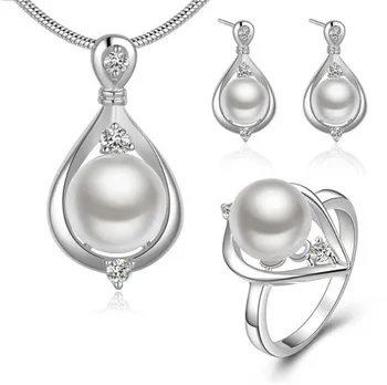 

3Pcs/Set 925 Sterling Silver Luxury Rhinestone and Pearl Bride Jewelry Sets Triangle Design Pendant Necklace Ring Earring