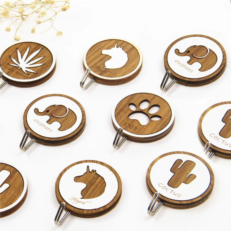 

2Pcs Creative Wooden Cartoon Animal Glue Hook Home Multi-function Nail-free Hook Kitchen Bathroom Wall Decoration Towel Hanger