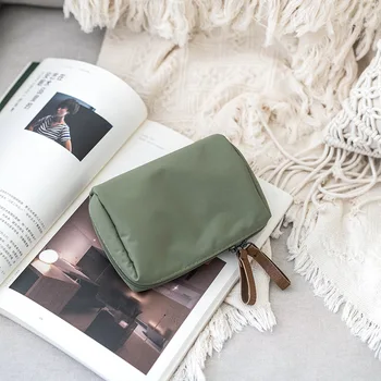 

The Composition INS Wind Makeup Bag Female Portable Bag Small Number Carry Travel Lipstick Makeup Cosmetics Storage Bag