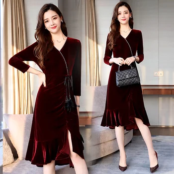 

Ladies temperament v-neck fishtail dress autumn 2018 new waist slimming long golden velvet dress tide