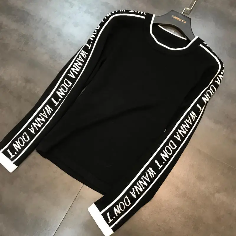 autumn new shoulder sleeves side letters black and white contrast color round neck long-sleeved knit sweater women