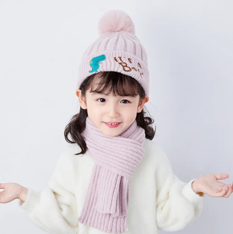 Комплект детских шапочек и шарфов для детей 2-6 лет, вязаная шапочка с вышитыми животными и буквами, набор шапочек-бини, яркие цвета, одноцветная шапка
