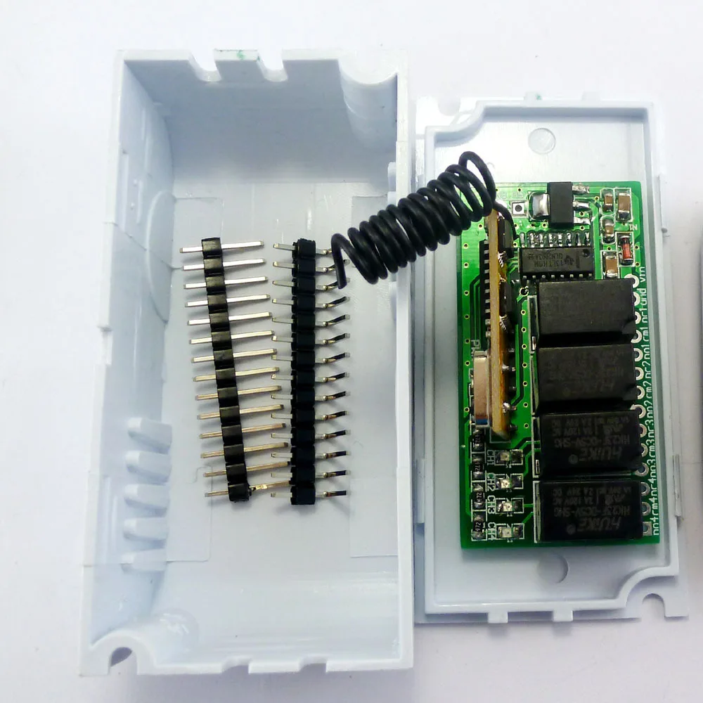 

Plastic shell Small DC 5V to 12V 433.92M 4Channel RF Wireless Remote Control Relay Switch for PT2262 EV1527 Fixed Learning code