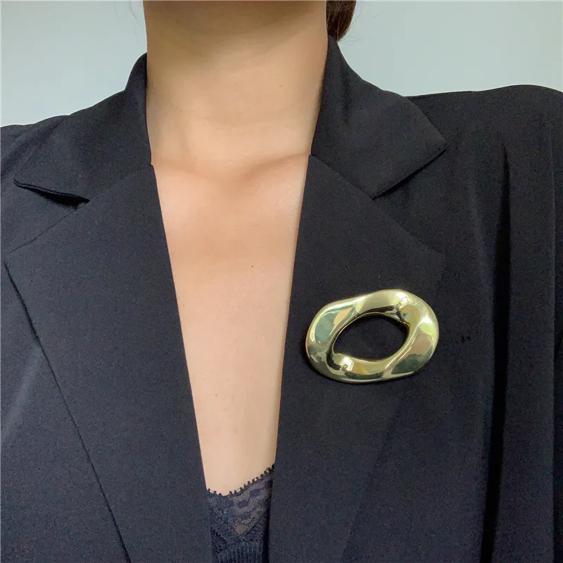 

Europe United States Metal Geometry Smooth Irregular Brooch Style Restoring Ancient Ways Suit Woman Jewelry Accessories
