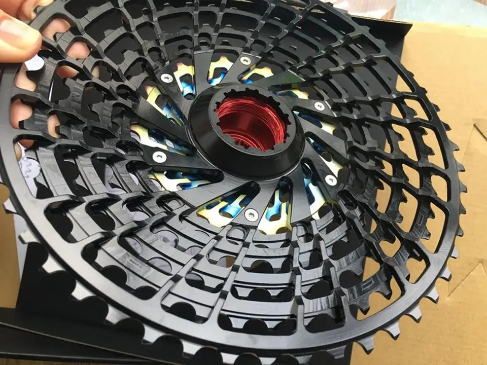 KCNC 12S スプロケット 9T-52T SRAM XD用 軽量です。 KCNC 12 Speed