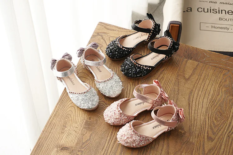 New Kids Leather Shoes Girls Wedding Shoes Children Princess Sandals Sequins Bow Girls Casual Dance Shoes Flat Sandals E462