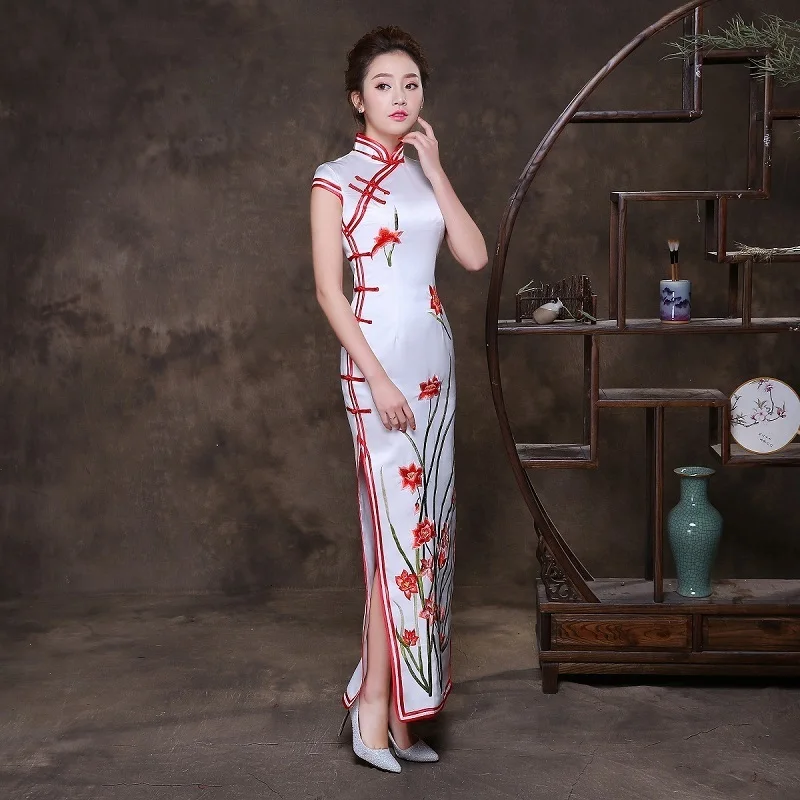 Вышивка Cheongsam длинное Ципао женское китайское традиционное платье Восточный стиль платья ретро халат Китайский магазин одежды