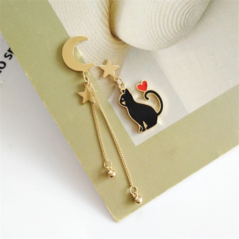 Let your fun and creative side shine with the way you accessorize and do it with this Stud Nifty Cute Cat Earrings. lolithecat.com
