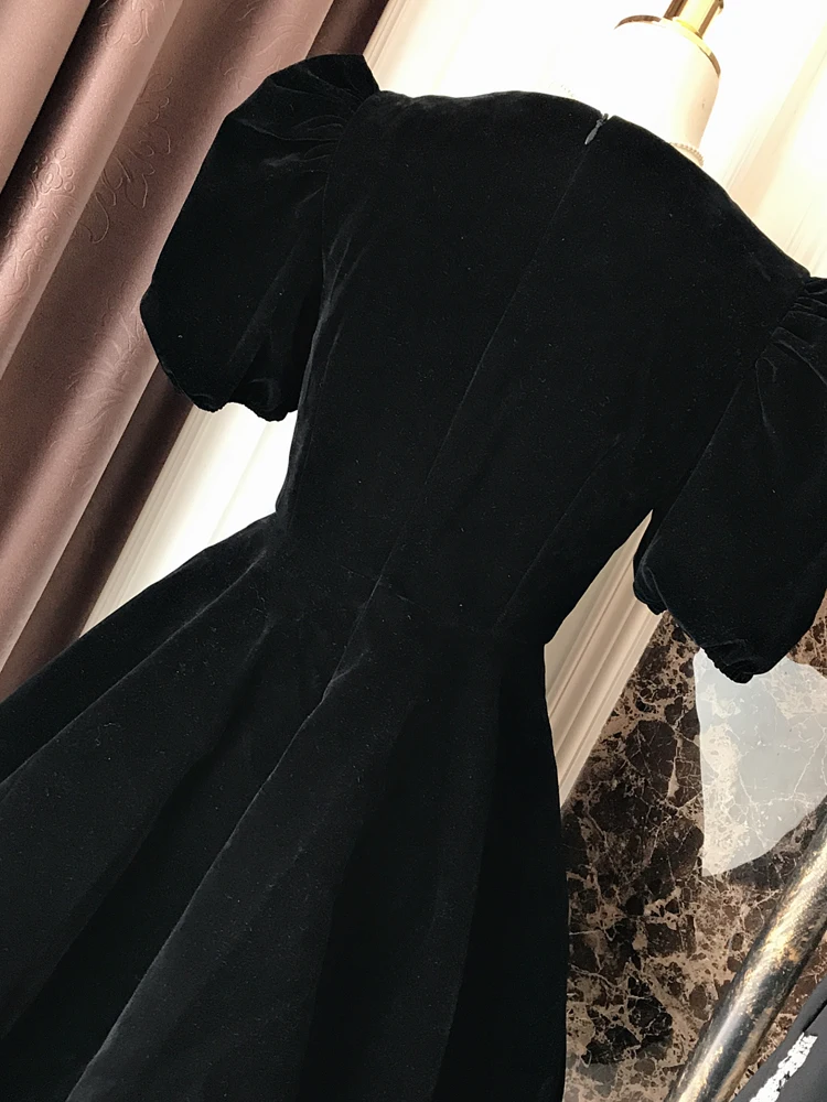 Winter Velvet Puff Sleeve Waist Slim-fit A-lined Diamond Dress