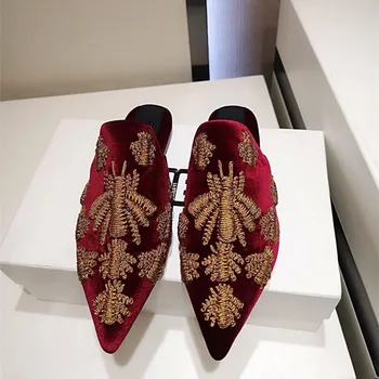 

Hot Sale Shoes Women Velvet Mules Embroider Pointed Toe Mules Casual Designer Mules Zapatos De Mujer Ladies Shoes Flats