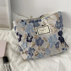 Women Makeup Storage Bags Fashion Retro Relief Flowers Print Girls Large Capacity Portable Organizer Female Clutch Beauty Pouch