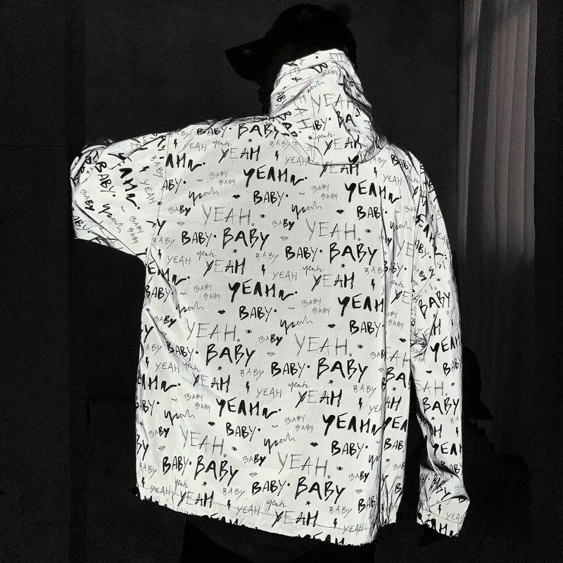Popular 2020 New Fashion Reflective Jacket Coat Men Streetwear Hip Hop Letter Jackets Hoody Graffiti Print Fluorescent Clothing DG527