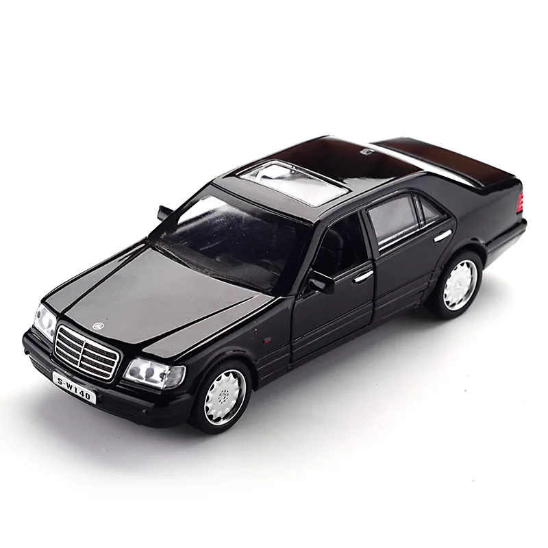Модель литая под давлением M B 1993 W140 черная белая серебристая модель из