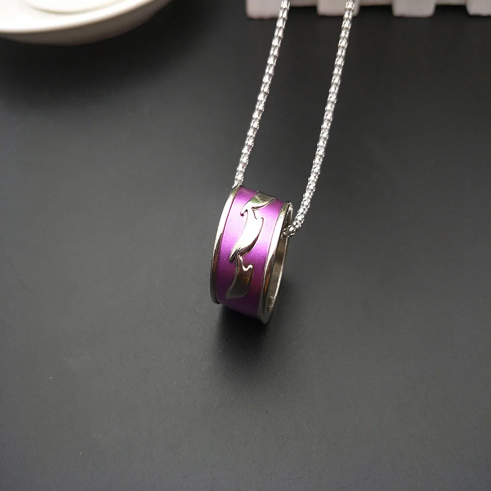 purple Фиолетовое электрическое кольцо ожерелье три ядовитое оружие сплав крутая подвеска аниме игрушка отправить ожерелье - Цвет: purple