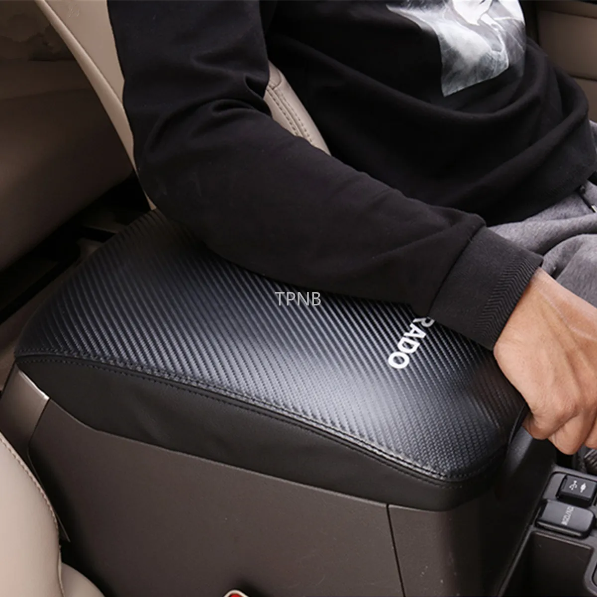 Углеродного волокна центрального подлокотника чехол КРЫШКА ДЛЯ Toyota Land Cruiser Prado 150 2010 2011 2012 2013 год