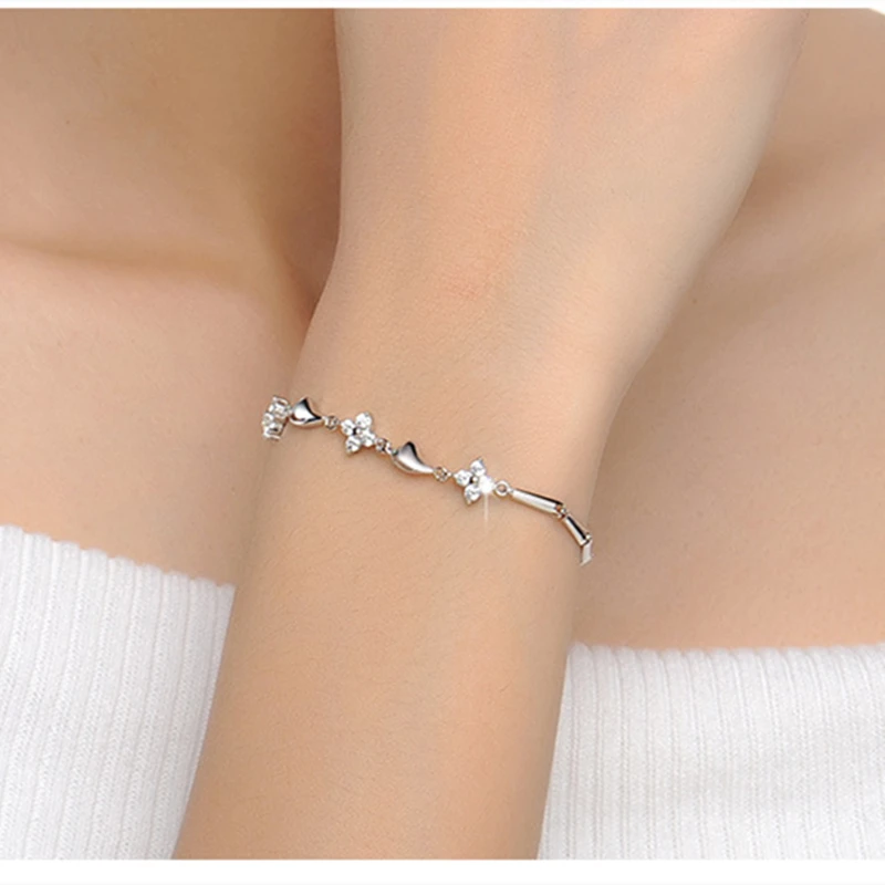 

Silver Fashion Light Luxury Four-leaf Clover Bracelet Women's Diamond Heart Bracelet Light Luxury and Exquisite Bracelet