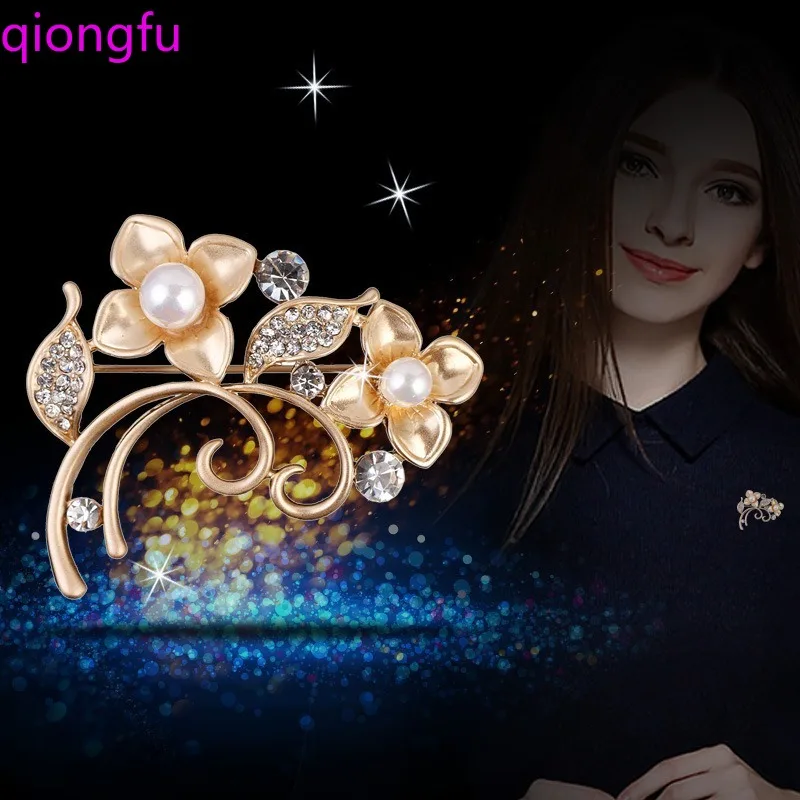 

Qiongfu 2020 New Version Corsage Brooch Ornament Fashion Office Lady Style High-End Vintage Pearl Flower Brooch Accessories