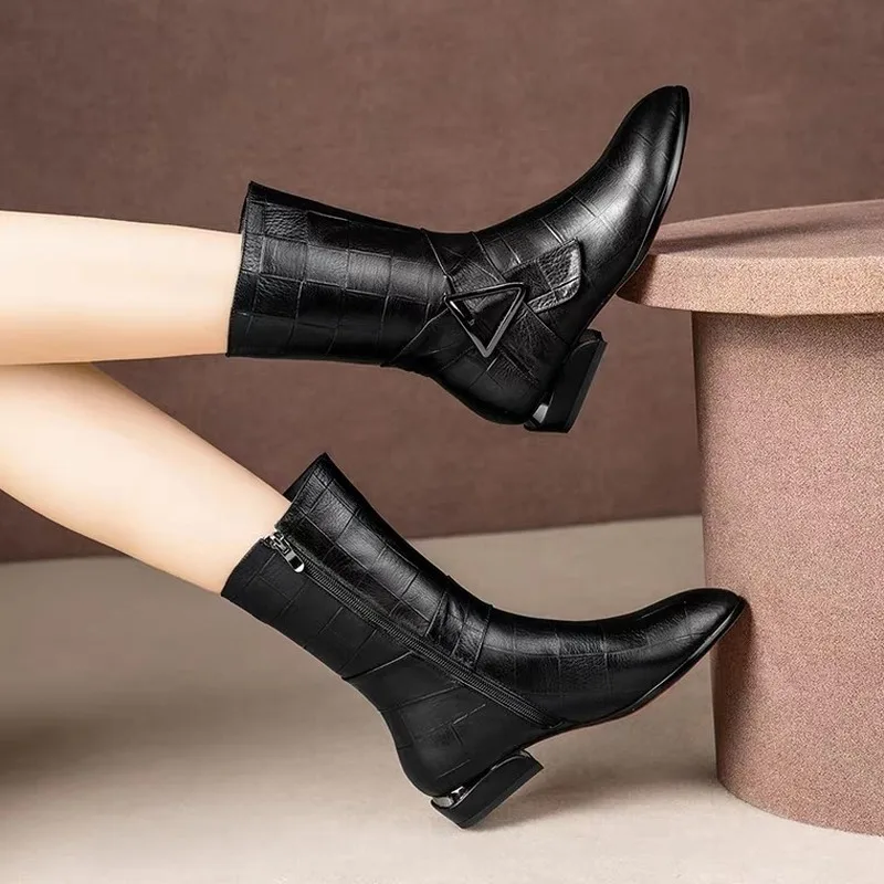 

White boots women 2019 autumn boots black warm short plush zipper leather stitching pointed Mid-Calf womens boots leather