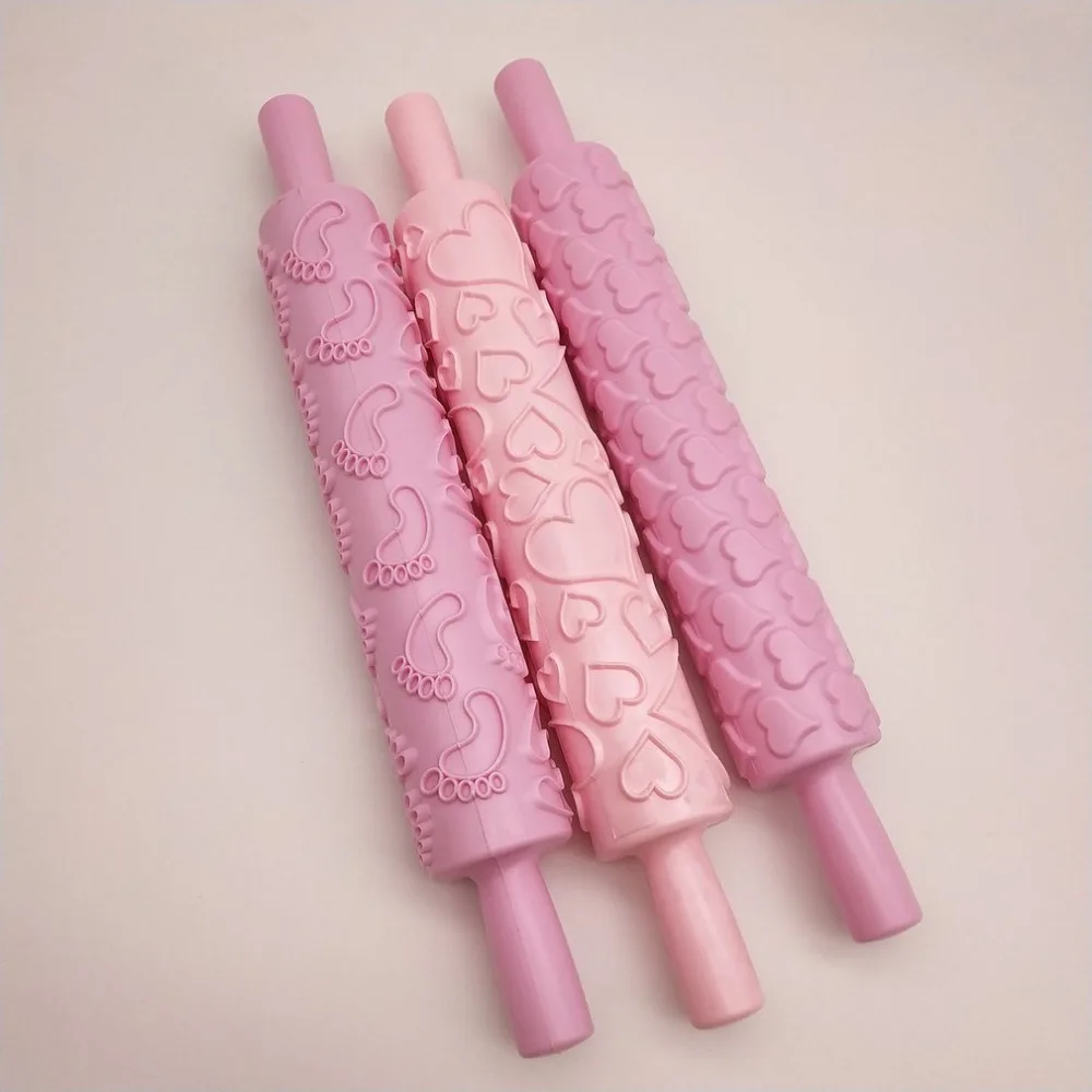 Pastic Non-Stick Fondant Rolling Pin Tool Portable Embossed Rolling Pin Heart Pattern Fondant Pastry Cake Decorating Tool