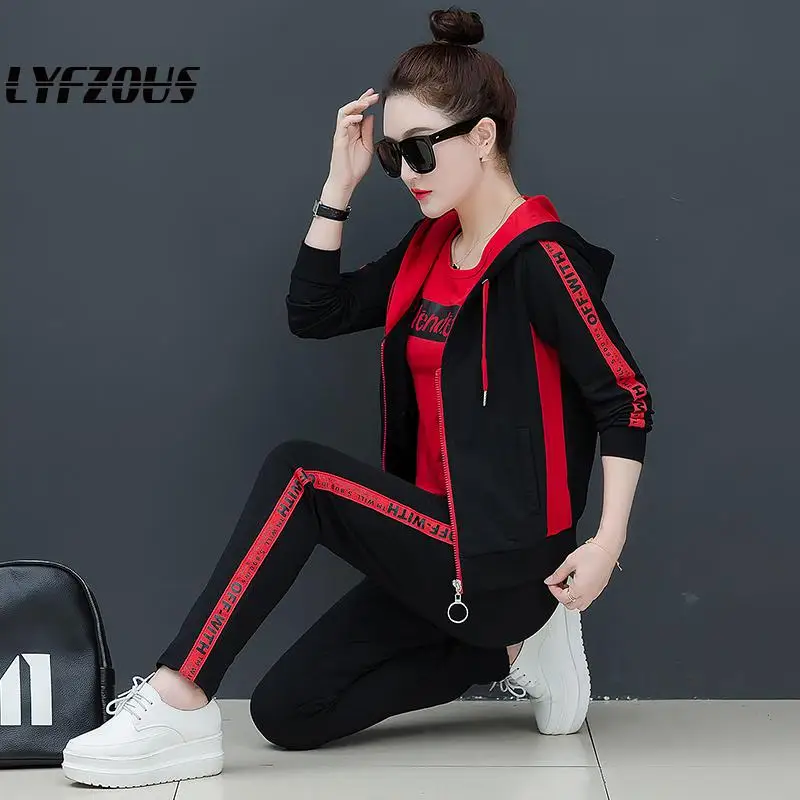 весенние костюмы женские. корейский стиль одежды спортивный. корейские спортивные костюмы женские. китайские спортивные костюмы женские. девушка в спортивном костюме.