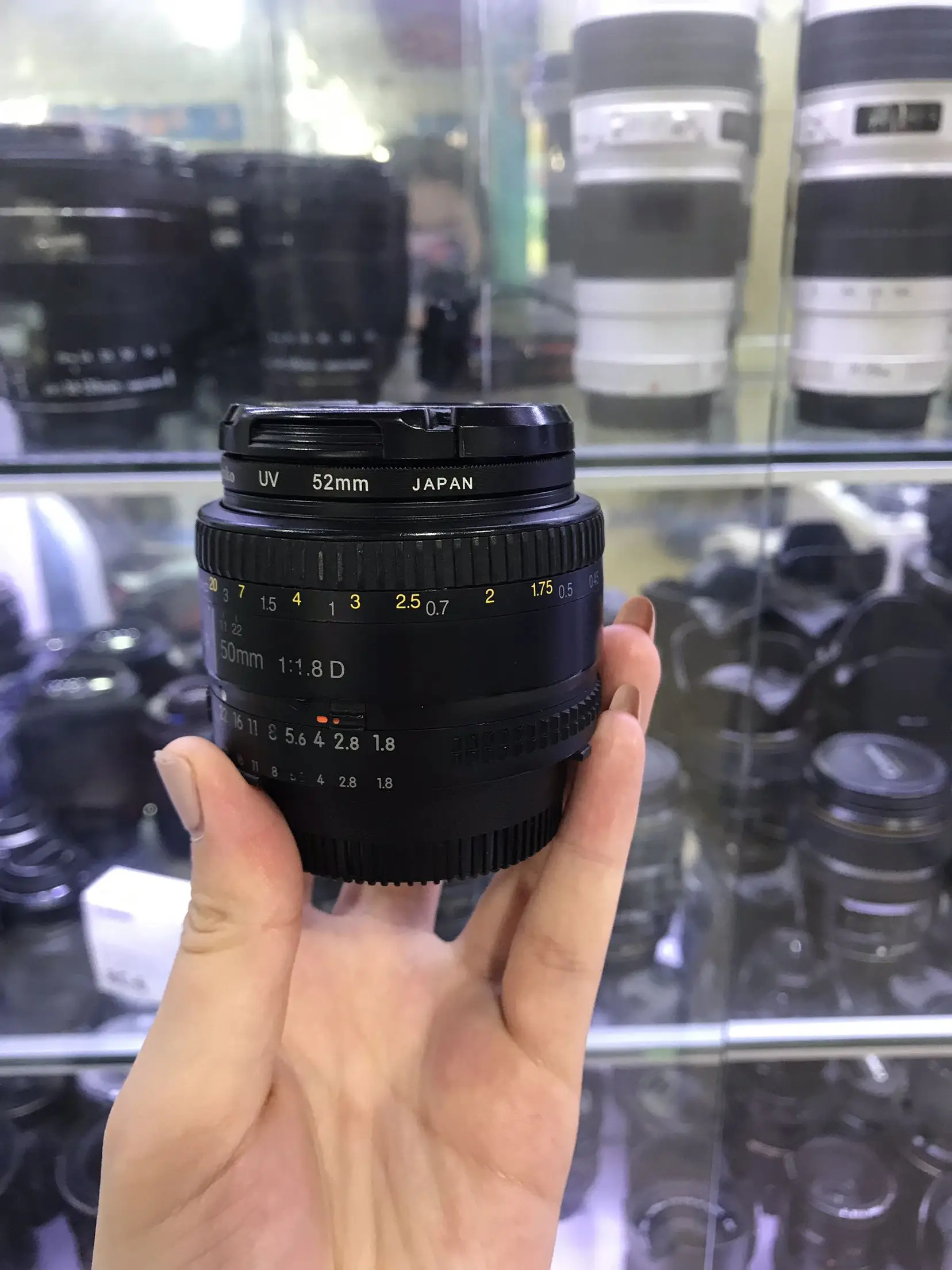 Объектив Nikon AF FX NIKKOR 50 мм f/1.8D для зеркальных фотоаппаратов UV + передние и задние