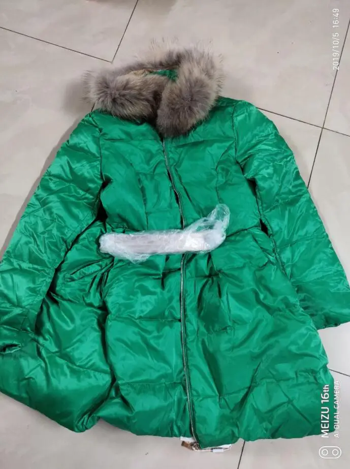 Женский пуховик с меховым воротником, 90% белая куртка на утином пуху, одноцветная приталенная парка с поясом, зимнее пальто T506