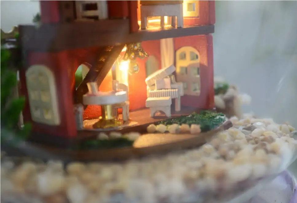 3D стеклянный Миниатюрный Кукольный домик деревянная игрушка Diy Кукольный дом с украшением мебели игрушки для детей замок Алисы