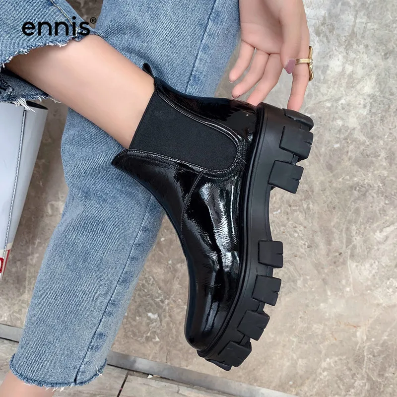 ENNIS/брендовые красные ботинки на платформе женские ботинки Новая модная женская обувь из лакированной кожи без шнуровки ботинки на толстой подошве осенние черные A9182
