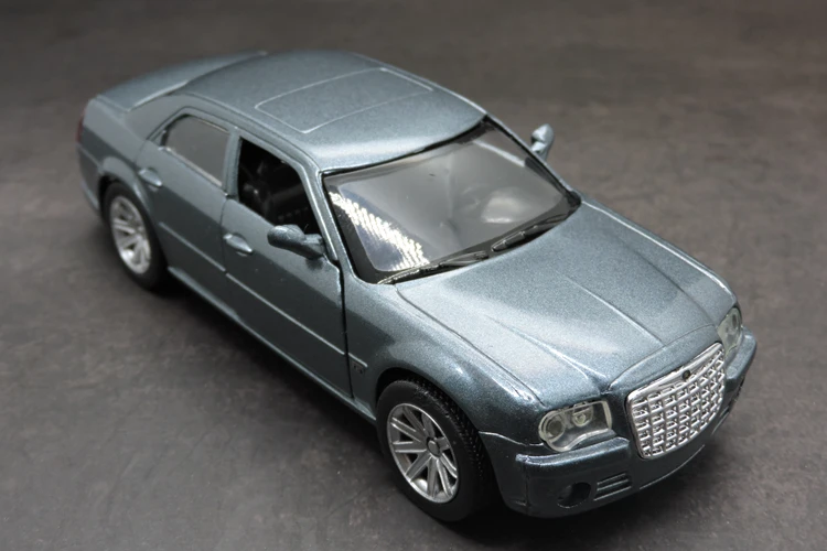 chrysler 300 toy car