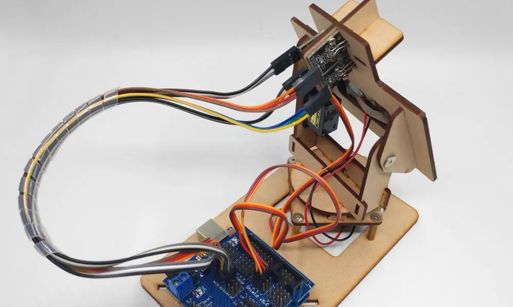 Arduino интеллектуальное устройство слежения за солнечной батареей технология
