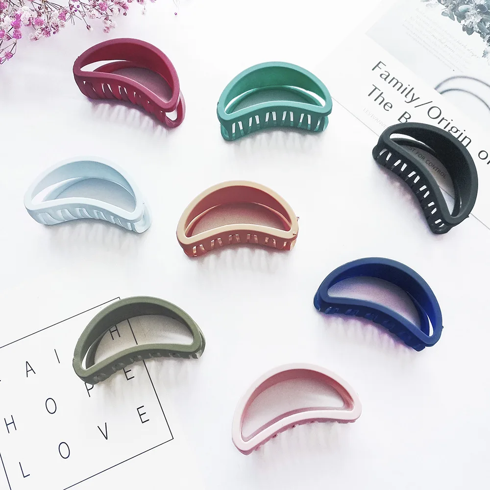 

Matt Hollow Out Acrylic Hair Claw Hairpin Simple Acrylic Bath Hair Clips Candy Sweet Girls Hair Crab Hair Accessories Small size