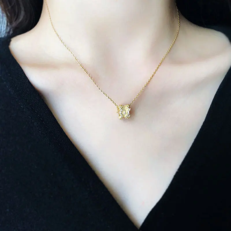 

Yong Cheng S925 Fine Silver Korean-style Origional Design Clusters of Stars Silver Necklace Non-mainstream Japanese-style Light