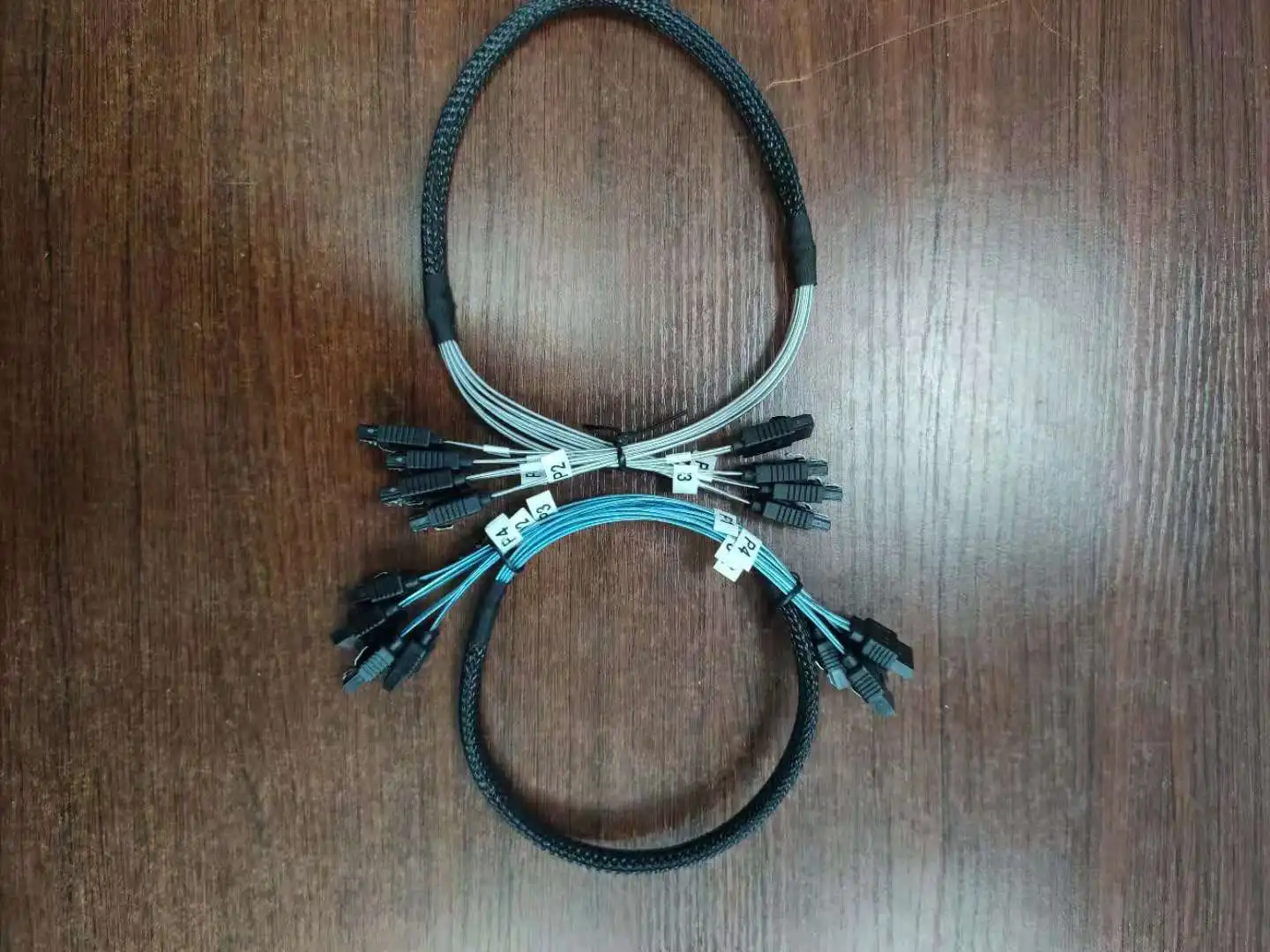 SATA 6Gbps HDD Splitter Cable - 4/6 Pcs/set, 7 Pin to 7 Pin SAS Cable, Ideal for Servers Description Image.This Product Can Be Found With The Tag Names Computer Cables Connecting, Computer Peripherals, PC Hardware Cables Adapters, Pcs set sata to sata cable