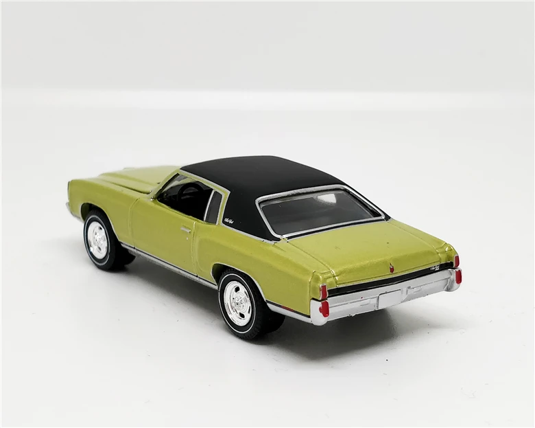 Зеленый светильник 1: 64 Chevrolet Monte Carlo SS 454 1971 бутик сплава автомобиля игрушки для детей Детские игрушки модель оптом