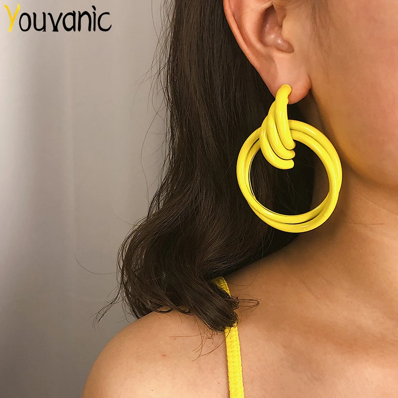 

Youvanic Fashion Color Metal Twisted Circle Drop Earrings For Women Punk Big Round Dangle Earring Female Jewelry Wholesale 1470