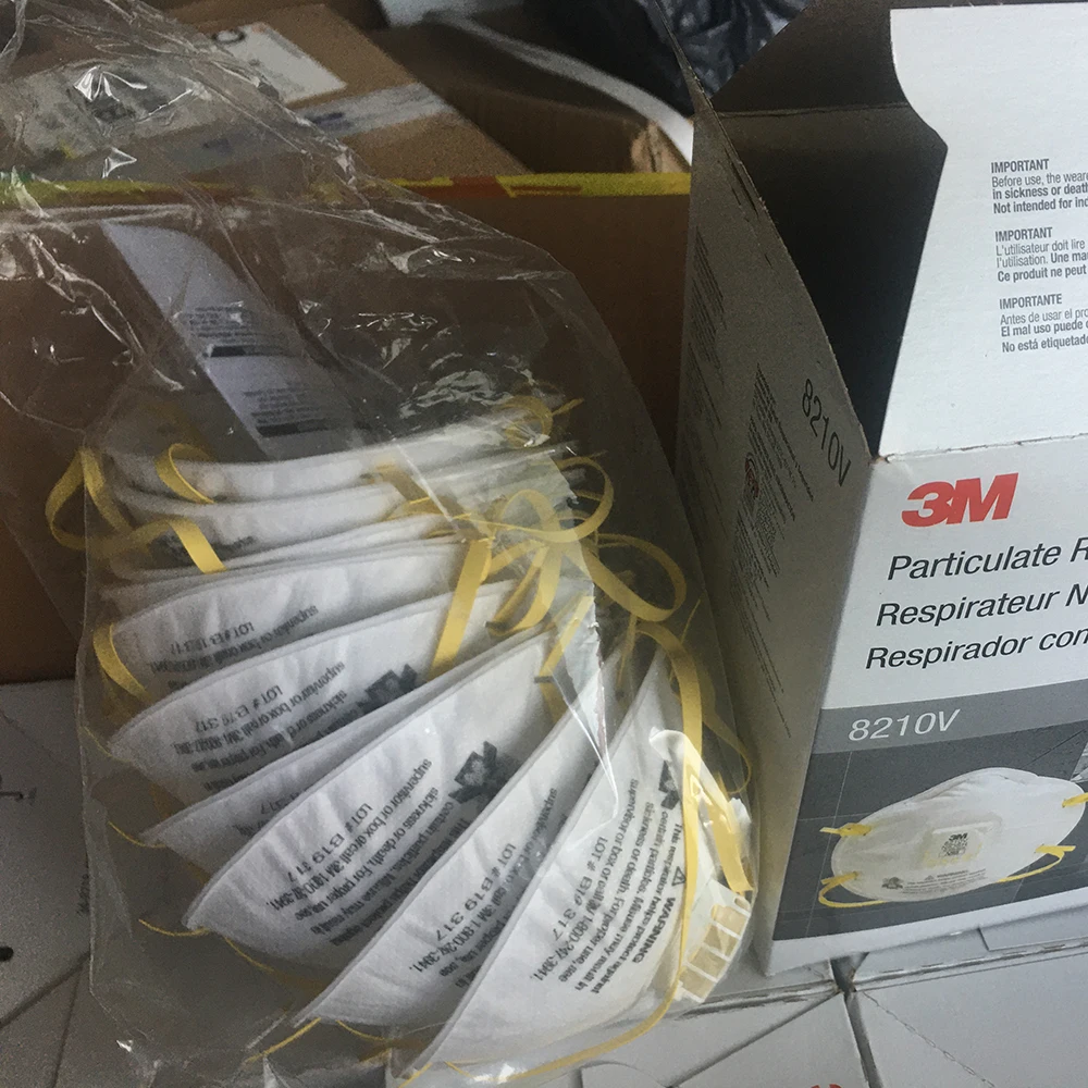 

3M Mask 8210v model with breathing valve, dust-proof and pollution-proof, 10 sets of saliva Hanging ear type