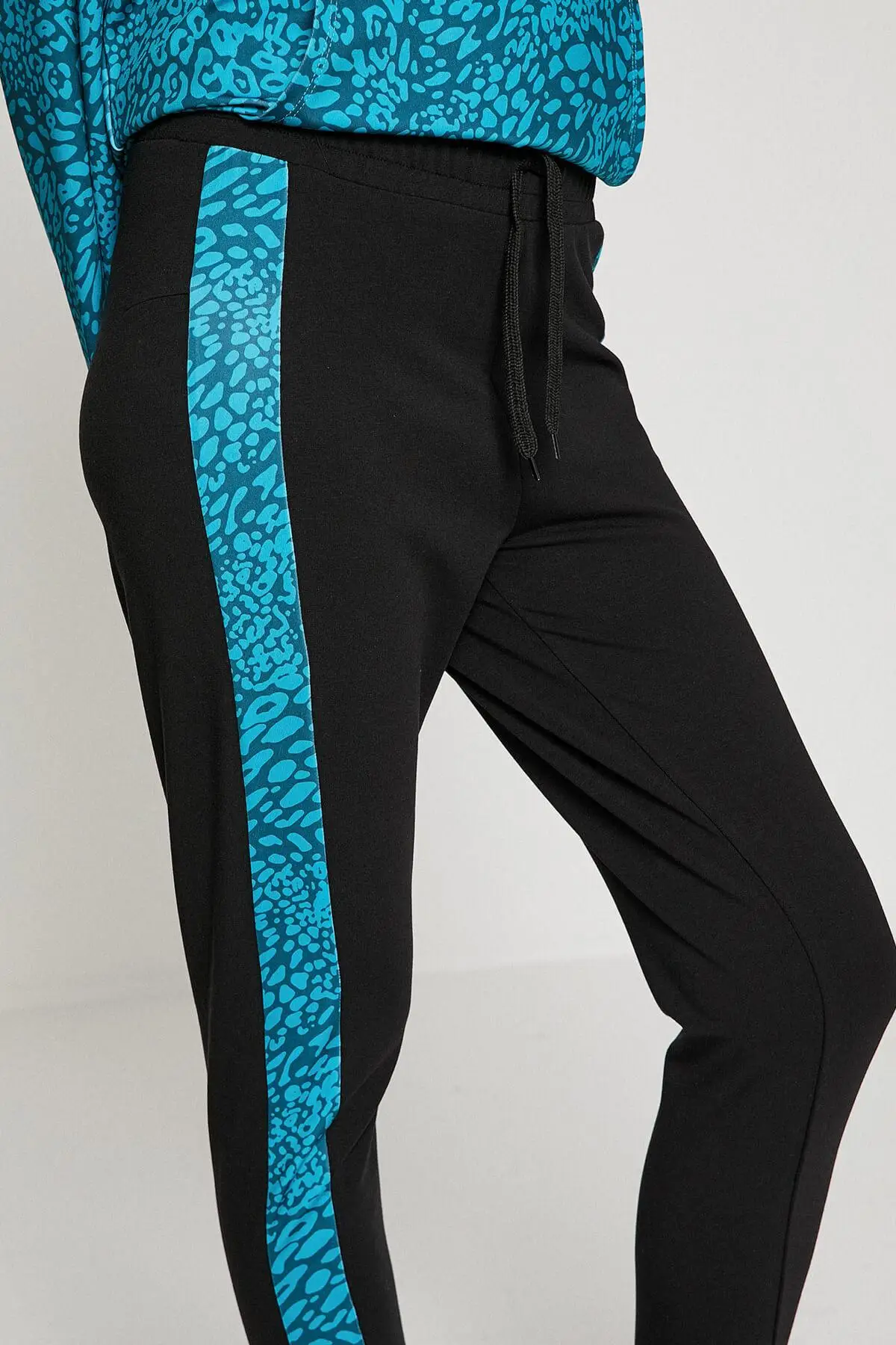 Koton женские черные спортивные штаны 9KAK42850NK