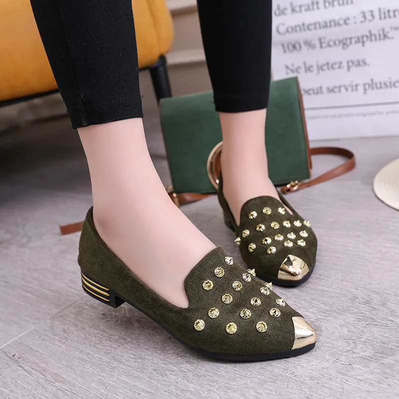 

Autumn New Style Chunky Heel Pointed Shoes Women's Rivet Anticollision Toe Holder Loafers Low Heel Retro WOMEN'S Shoes